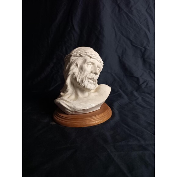 Suffering Jesus With Thorn Crown Statue Sculpture Bust On Hardwood Base - Picture 2 of 10